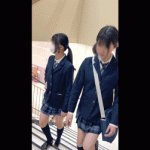 【パンチラ 食い込み ハミマン】〈パン撮記⑨〉同級生は見せたがり!?②純白Tバックくいこませてオイルぬりぬりテカテカま○こ&プリケツ!